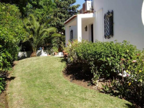 Casa Das Buganvillas - beautiful 3BR Vale Do Lobo villa with AC easy walk to Praca, Vale De Lobo